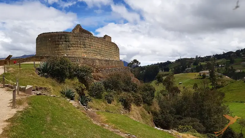 the inka site Ingapirca can be visited by tourists