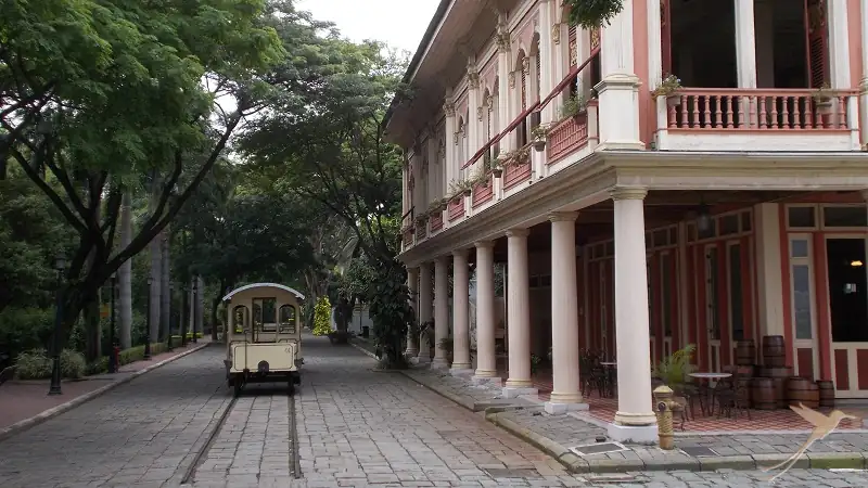 the parque historico in Guayaquil is like a huge open air museum