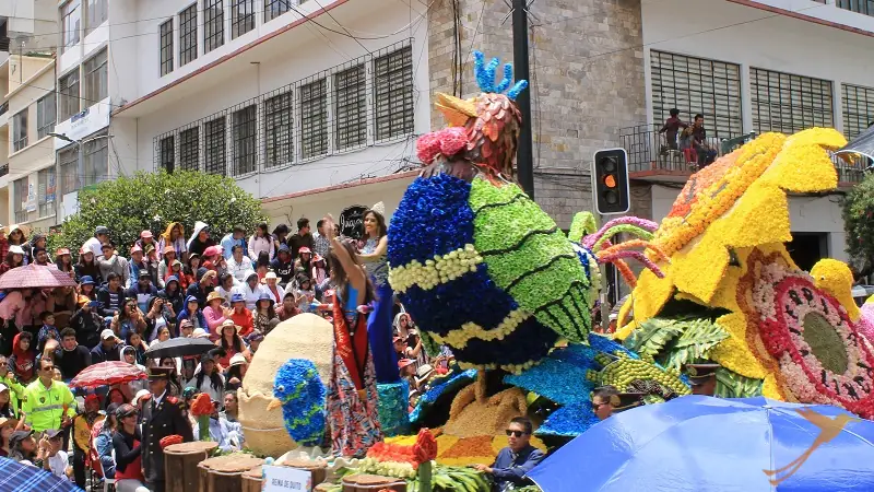 desfile de las flores y las frutas in Ambato