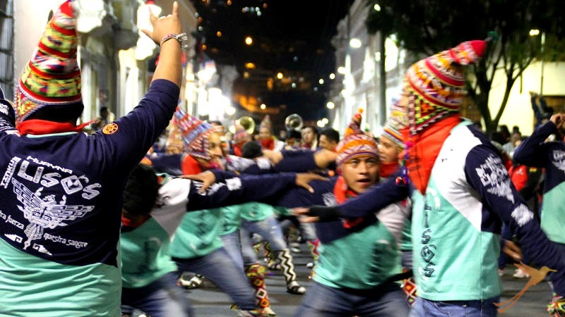 At the beginning of the Fiestas there was a presentation of bolivian dances in the San Marcos neighbourhood.