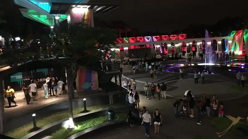 Guayarte at night – Guayaquil
