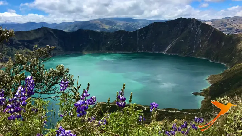view over the Quilotoa lagoon from the crater rim