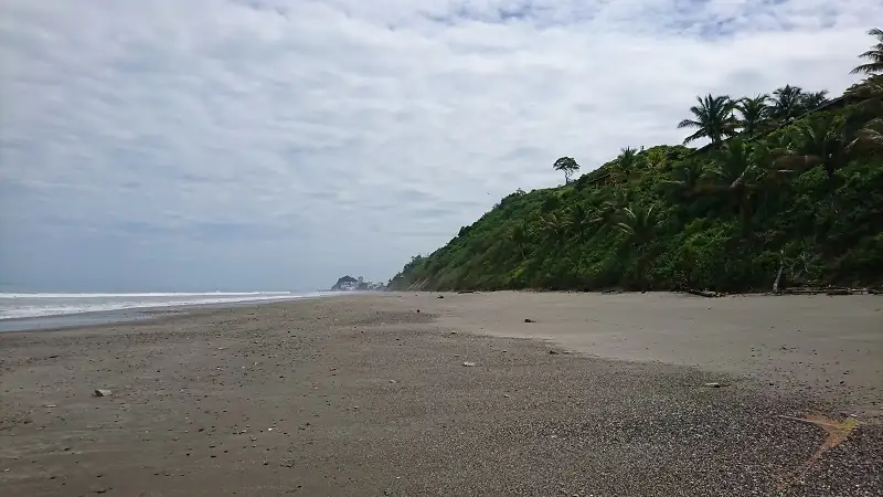 beach between Tonchigue and Same