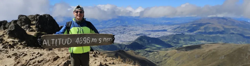 Travelers exploring the Ecuadorian Andes on a private Ecuador tourTravelers exploring the Ecuadorian Andes on a private Ecuador tour