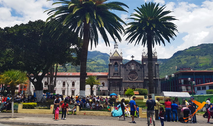 During Ecuadorian Carnival, the main square in Baños becomes a place for concerts and foam fights