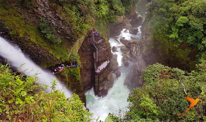 The spectacular waterfall El Pailón del Diablo near Baños