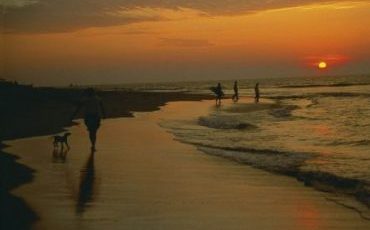 Enjoy sunsets at the beaches during Ruta del Sol Tour
