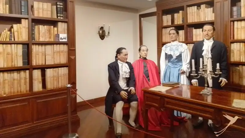 Books and Wax figures in the Museum Caamanio