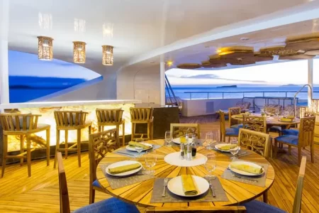 al fresco dining area yacht Elite