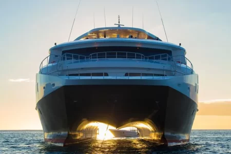 front view Galapagos yacht Elite