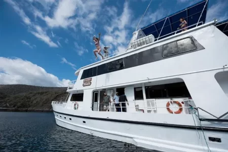 yacht fragata from the side