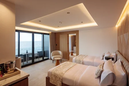 Suite twin en el megacatamarán Hermes