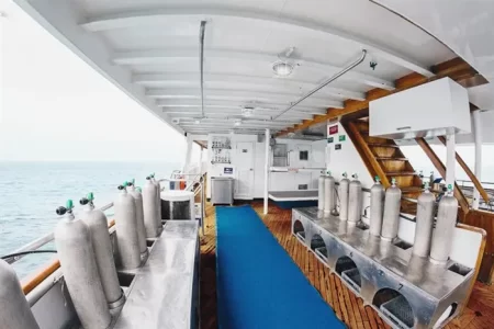 dive platform of the yacht Galapagos Sky