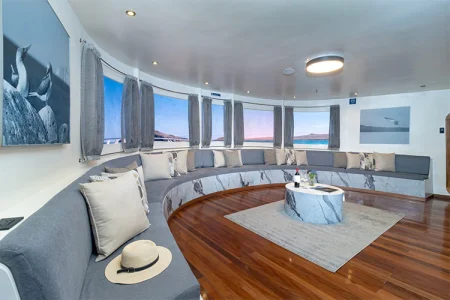 galapagos-horizon-lounge