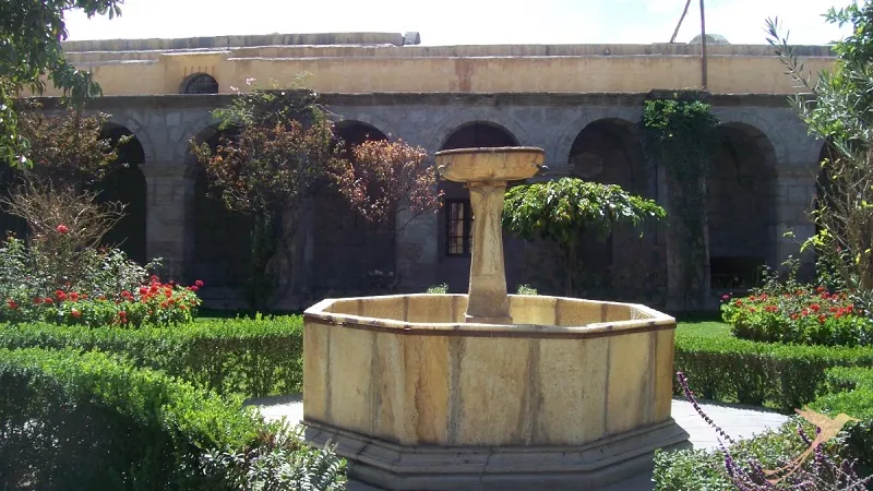 fountain in one of the courtyards of Santa Catalina