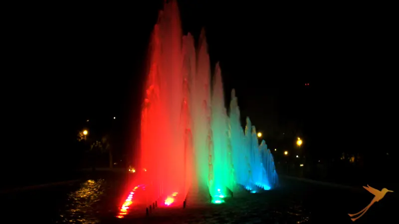 fountain show with light at Parque de la Reserva