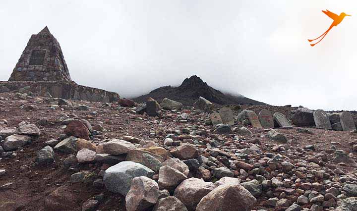 Monument gravestones simon bolivar on chimborazo volcano