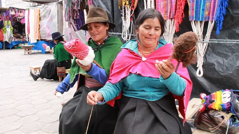 indigenous women Salasaca doing handcrafts